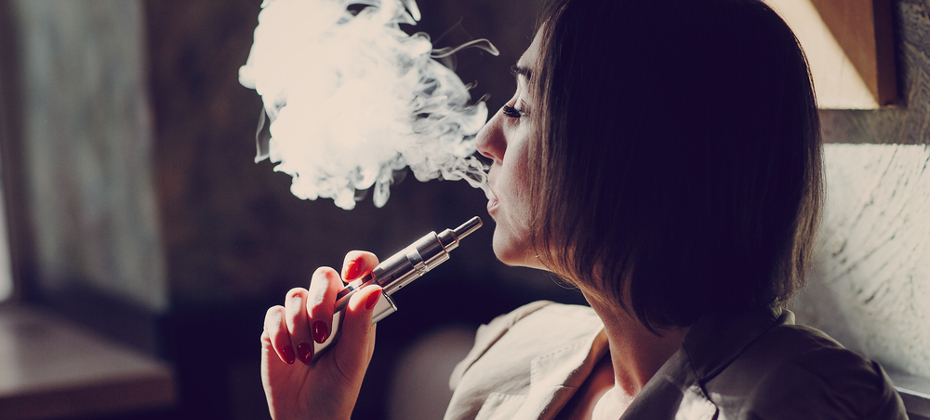 ¿Qué tan peligrosos son los cigarrillos electrónicos?