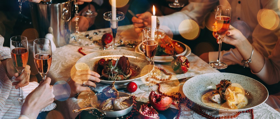 Fin de año: exceso de comidas y bebidas pueden llevarte a Urgencia